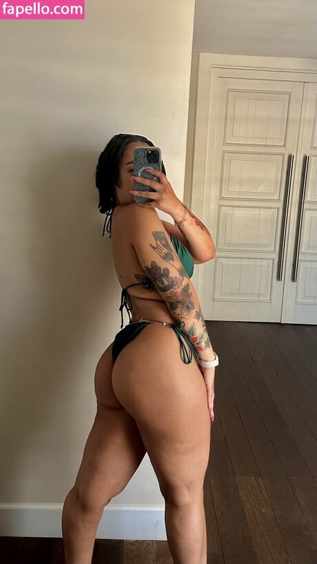 Foto di nudo di fuga di OnlyFans di Artlessspace