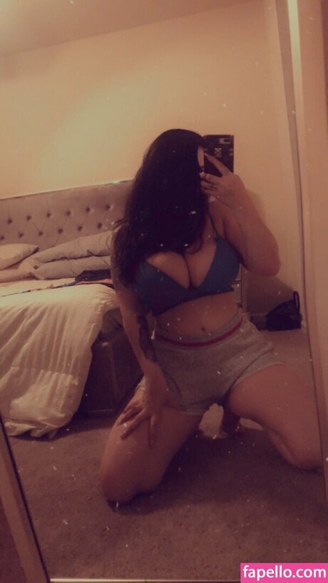 Foto di nudo di fuga di OnlyFans di Nadianaughty1