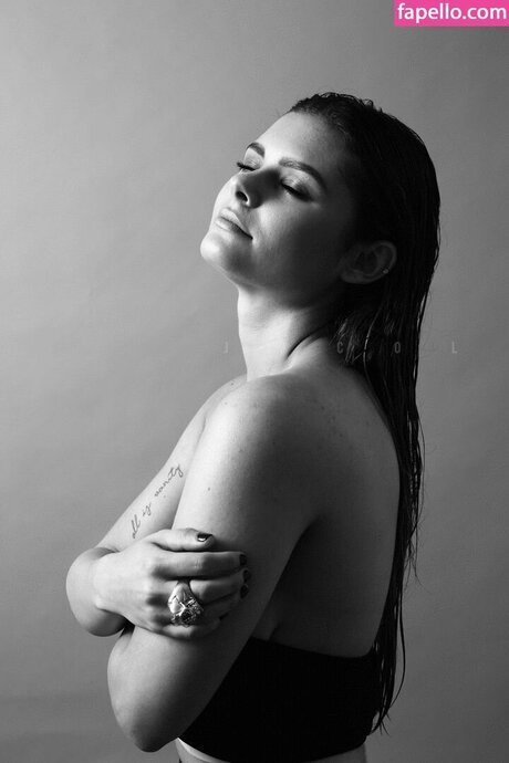 Foto di nudo di fuga di OnlyFans di Jacquielee
