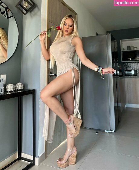 Foto di nudo di fuga di OnlyFans di Kimy Leveron