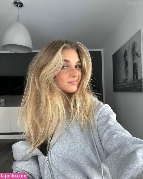 Foto di nudo di fuga di OnlyFans di Lara Spengler