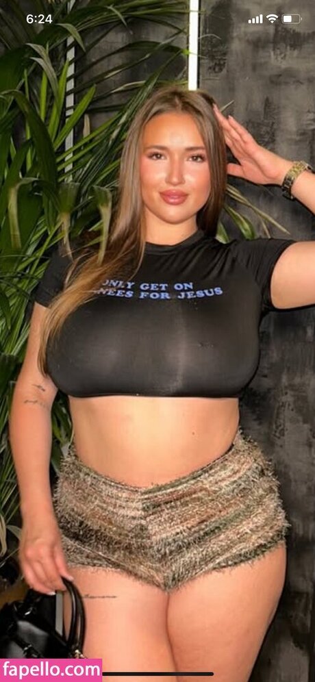 Foto di nudo di fuga di OnlyFans di Sofya2222