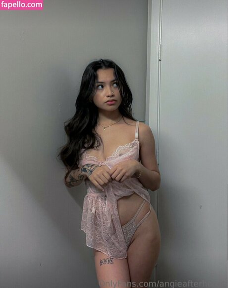 Foto di nudo di fuga di OnlyFans di Angierzzz