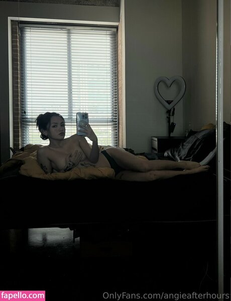 Foto di nudo di fuga di OnlyFans di Angierzzz
