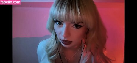 Foto di nudo di fuga di OnlyFans di Emmas Myspace