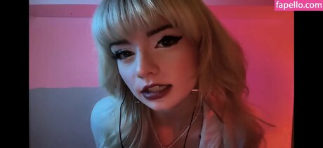 Foto di nudo di fuga di OnlyFans di Emmas Myspace