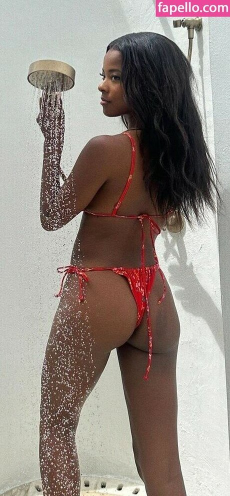 Foto di nudo di fuga di OnlyFans di Allieredmondd