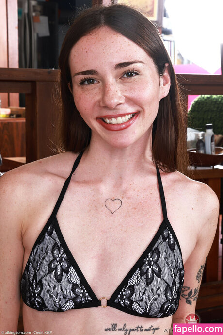 Foto di nudo di fuga di OnlyFans di Tess Thompson