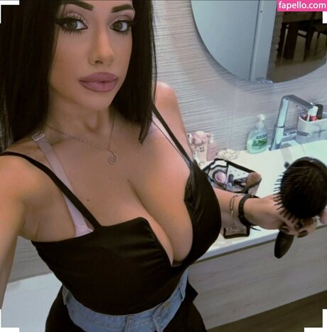 Foto di nudo di fuga di OnlyFans di Michela Santoboni