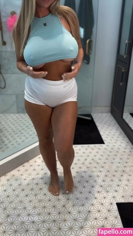 Foto di nudo di fuga di OnlyFans di Omgitsnora