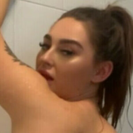 Foto di nudo di fuga di OnlyFans di Madeleinerosee