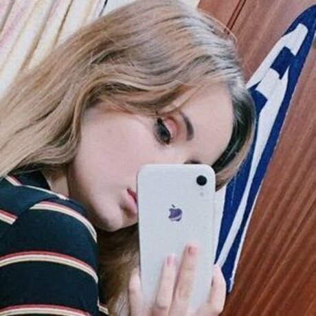 Foto di nudo di fuga di OnlyFans di Meryendame