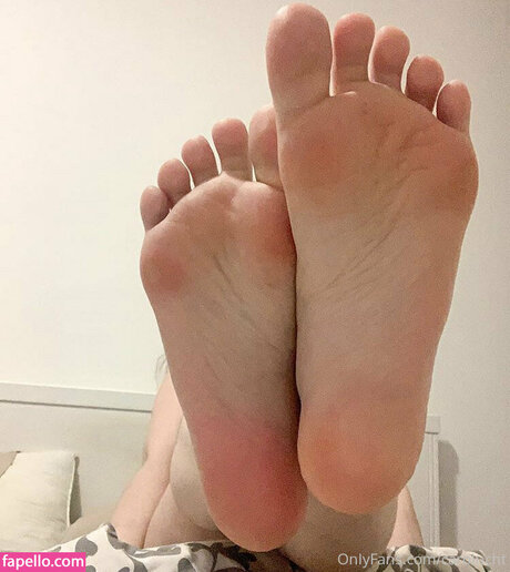 Foto di nudo di fuga di OnlyFans di Carolina Luchtenberg