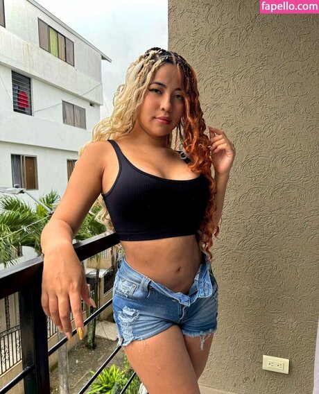 Foto di nudo di fuga di OnlyFans di Celeste Alba