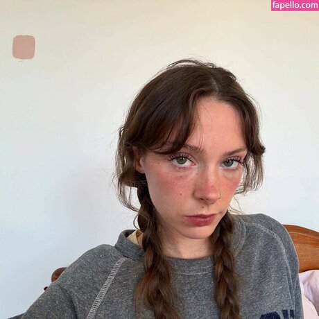 Foto di nudo di fuga di OnlyFans di Holly Humberstone