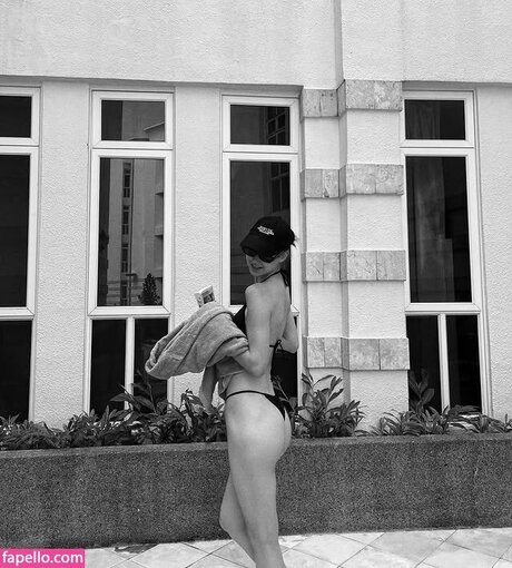 Foto di nudo di fuga di OnlyFans di Vivie Vons
