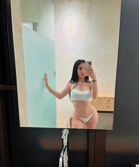 Foto di nudo di fuga di OnlyFans di Kimberly Loaiza