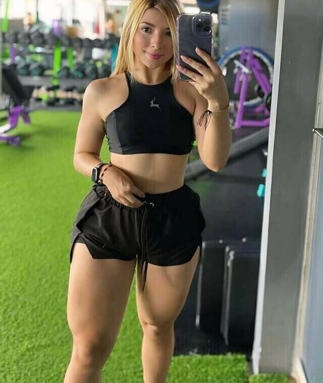 Foto di nudo di fuga di OnlyFans di Gemelas Villada
