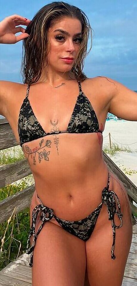 Foto di nudo di fuga di OnlyFans di Sirena Linton