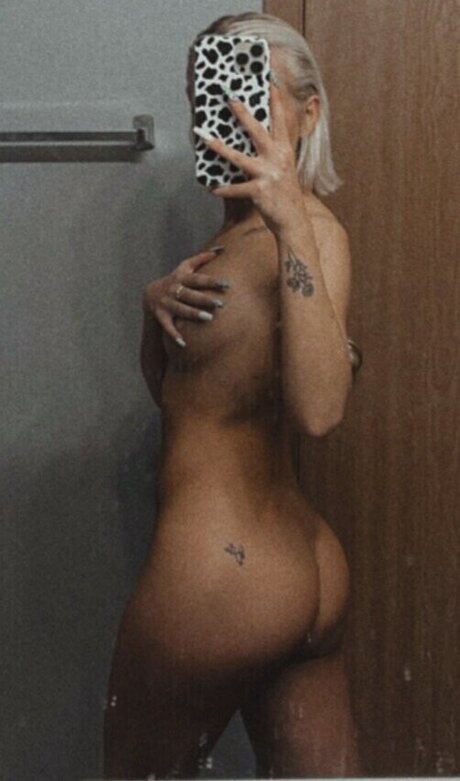 Foto di nudo di fuga di OnlyFans di Xomorarose