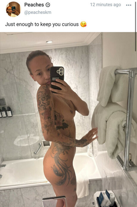 Foto di nudo di fuga di OnlyFans di Peacheskm