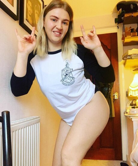 Foto di nudo di fuga di OnlyFans di Rebecca Lucy Taylor