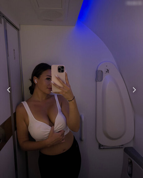 Foto di nudo di fuga di OnlyFans di Vanessajolie