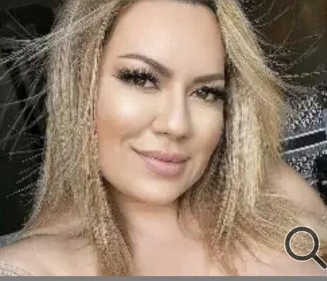 Foto di nudo di fuga di OnlyFans di The Nameher