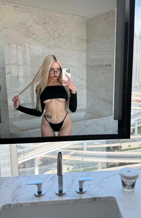 Foto di nudo di fuga di OnlyFans di Iamvikaapm