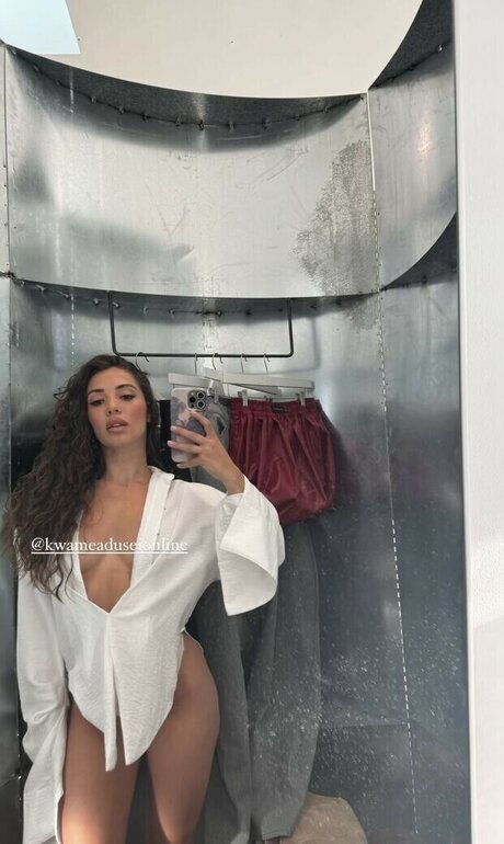 Foto di nudo di fuga di OnlyFans di Emma Powell