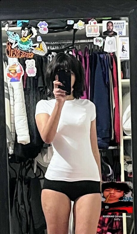 Foto di nudo di fuga di OnlyFans di Yurianacanelita