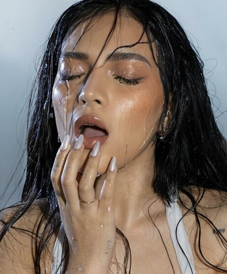 Foto di nudo di fuga di OnlyFans di Mikslmnc