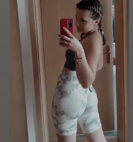 Foto di nudo di fuga di OnlyFans di Mariya Oleksiyenko
