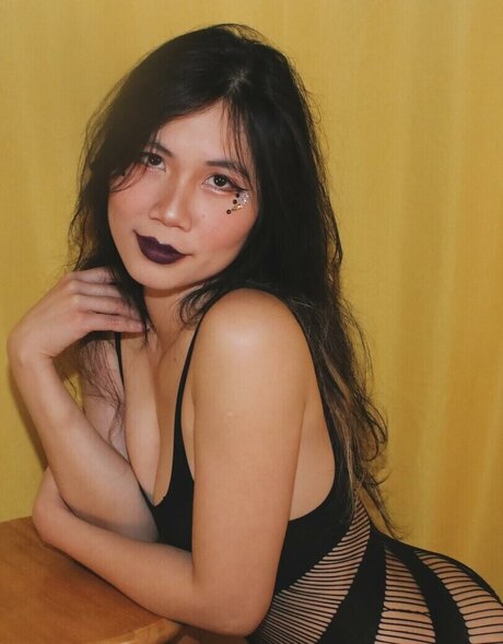 Foto di nudo di fuga di OnlyFans di Bessy Q