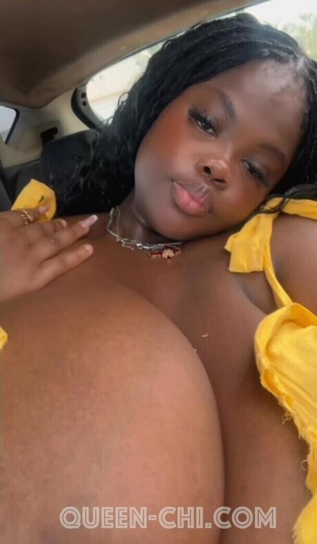 Foto di nudo di fuga di OnlyFans di Queen Chi