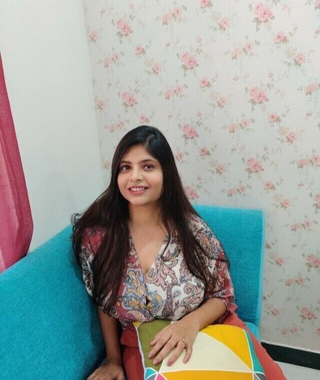 Foto di nudo di fuga di OnlyFans di Tulika Snehil