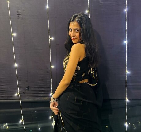 Foto di nudo di fuga di OnlyFans di Divya Deshmukh