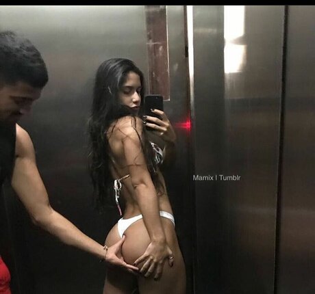Foto di nudo di fuga di OnlyFans di Lara Camilo