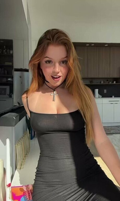 Foto di nudo di fuga di OnlyFans di Roux Roux