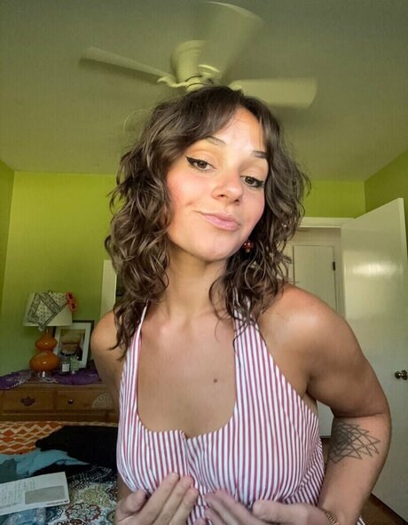 Foto di nudo di fuga di OnlyFans di Leyla Ingalls