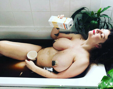 Foto di nudo di fuga di OnlyFans di Lolamilk