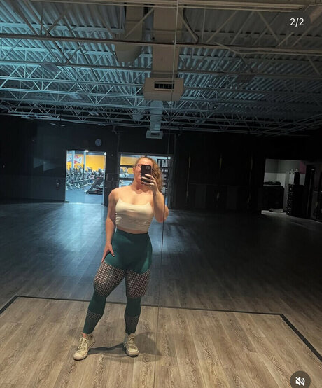 Foto di nudo di fuga di OnlyFans di Mackenzie Suggs