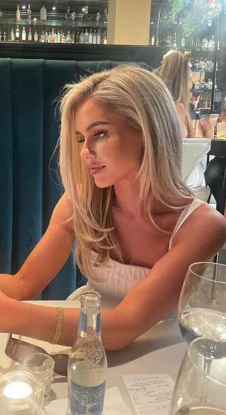 Foto di nudo di fuga di OnlyFans di Eilidh Scott