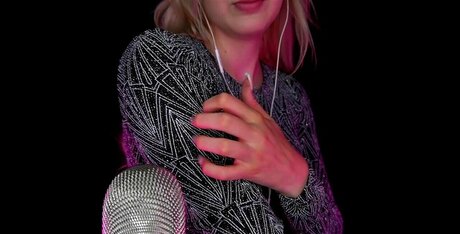 Foto di nudo di fuga di OnlyFans di Janinaasmr
