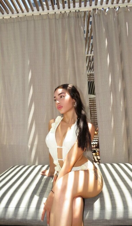 Foto di nudo di fuga di OnlyFans di Julbellaa
