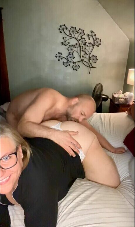 Foto di nudo di fuga di OnlyFans di Mmfluvah
