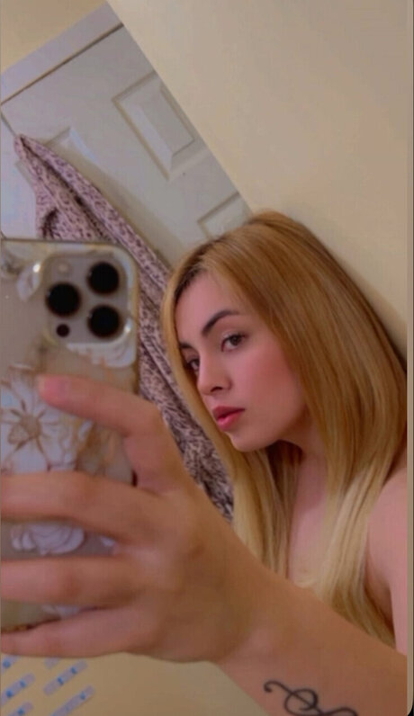 Foto di nudo di fuga di OnlyFans di Rubi Slz