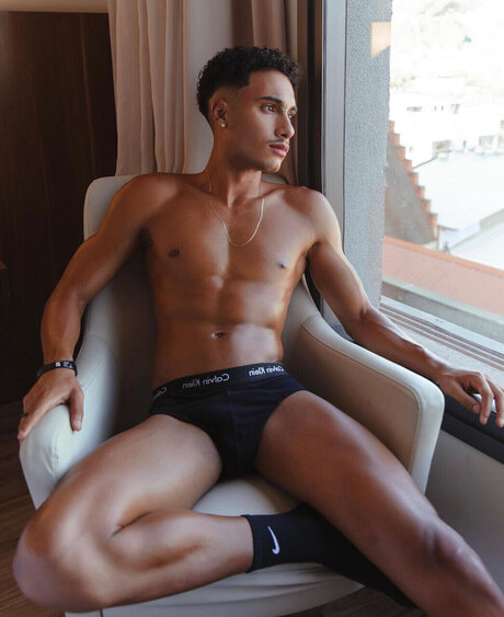 Foto di nudo di fuga di OnlyFans di  Noah  
