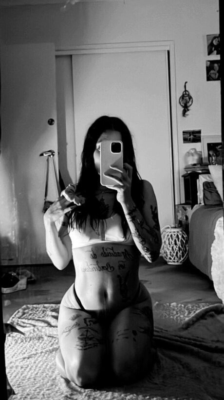 Foto di nudo di fuga di OnlyFans di Mini