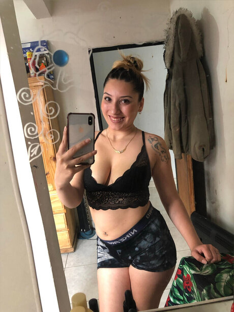 Foto di nudo di fuga di OnlyFans di   
